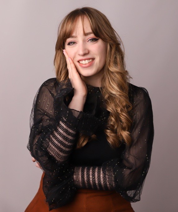 Phoebe Double 11 Cropped